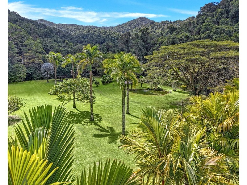 376 Kruckow Road, East Russell QLD 4861