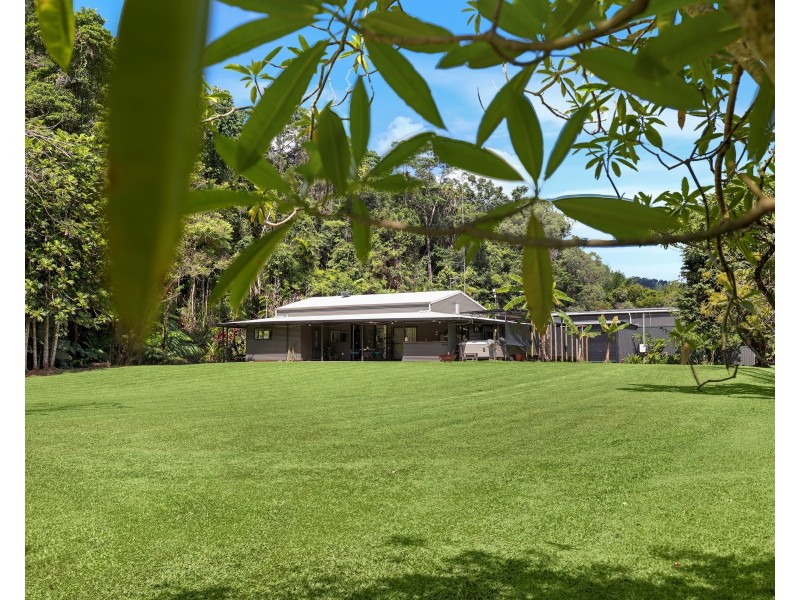 376 Kruckow Road, East Russell QLD 4861