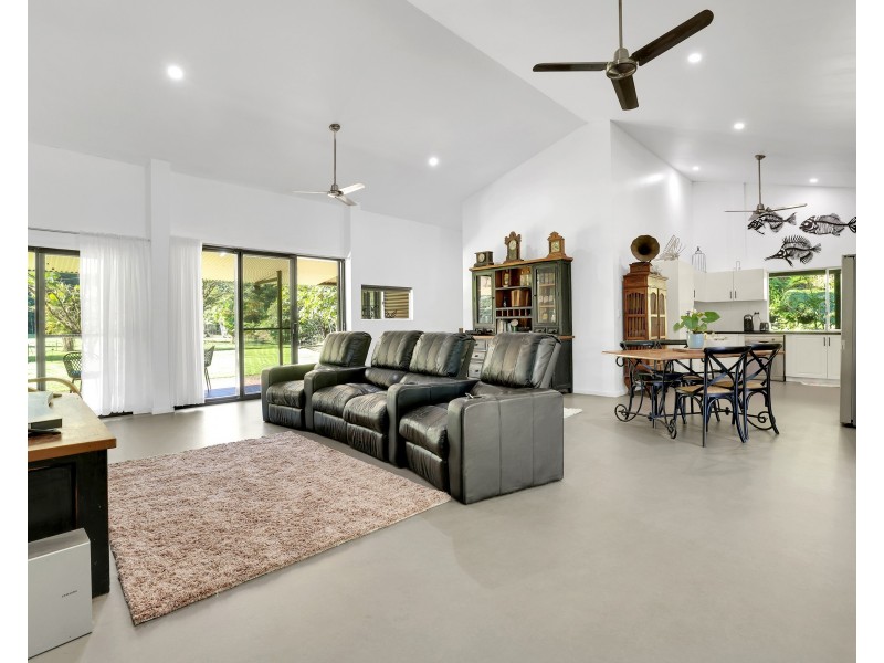376 Kruckow Road, East Russell QLD 4861