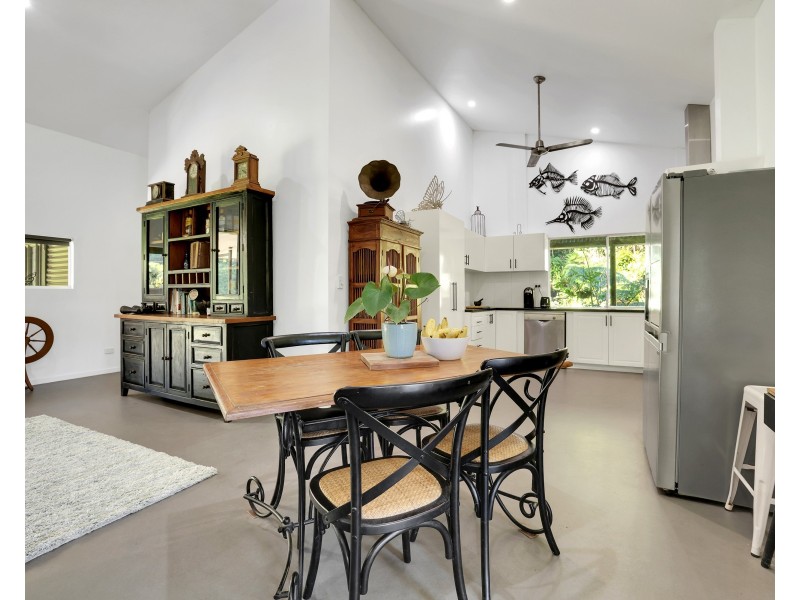 376 Kruckow Road, East Russell QLD 4861