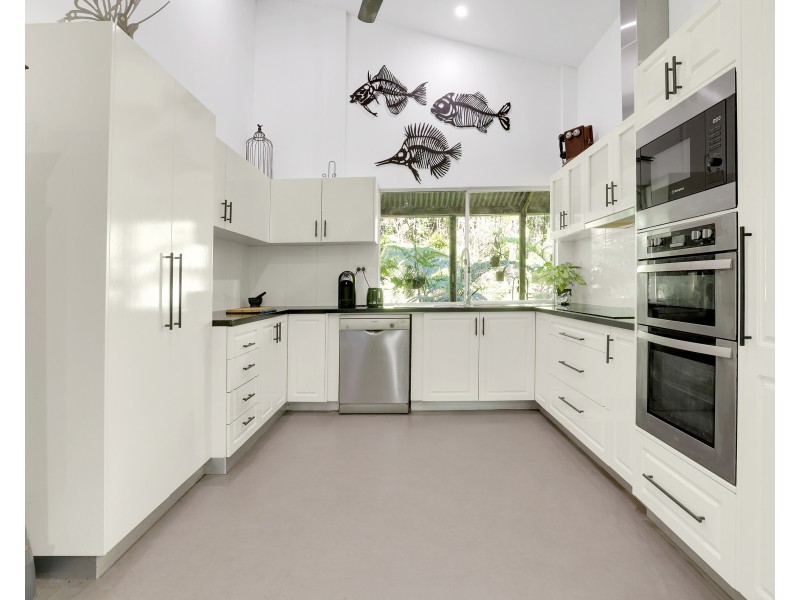 376 Kruckow Road, East Russell QLD 4861