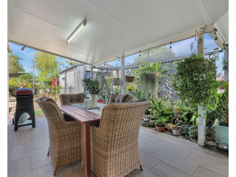 12 Wentworth Close, Bentley Park QLD 4869