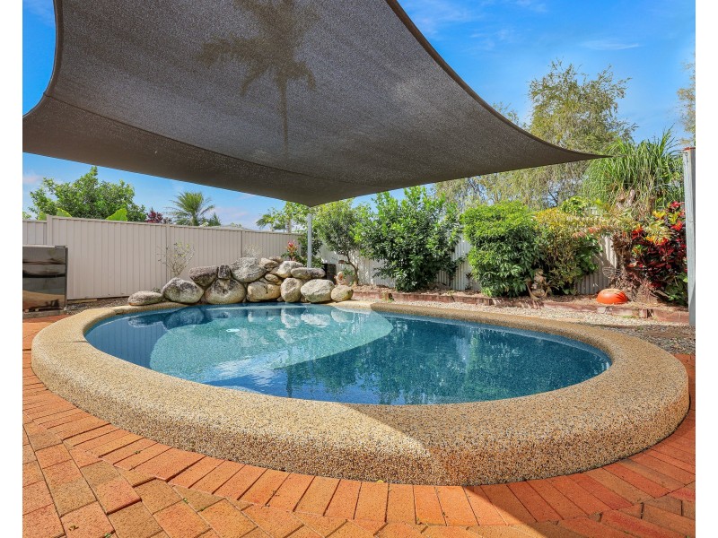 12 Wentworth Close, Bentley Park QLD 4869