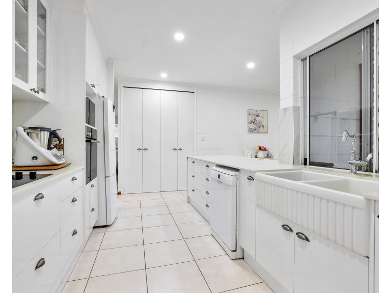 12 Wentworth Close, Bentley Park QLD 4869