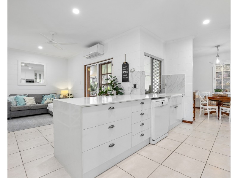 12 Wentworth Close, Bentley Park QLD 4869