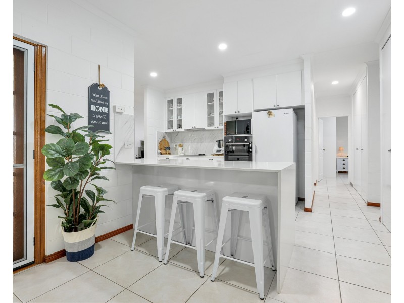 12 Wentworth Close, Bentley Park QLD 4869