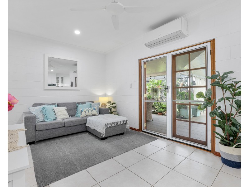 12 Wentworth Close, Bentley Park QLD 4869