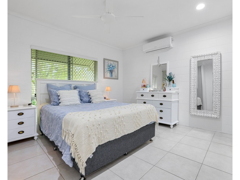 12 Wentworth Close, Bentley Park QLD 4869