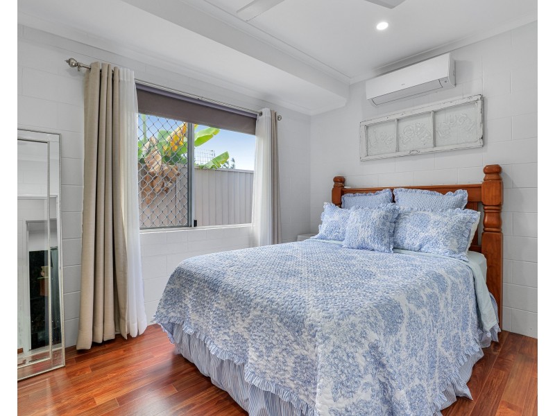 12 Wentworth Close, Bentley Park QLD 4869