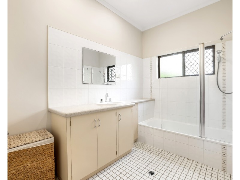 16 Kestrel Street, Bayview Heights QLD 4868