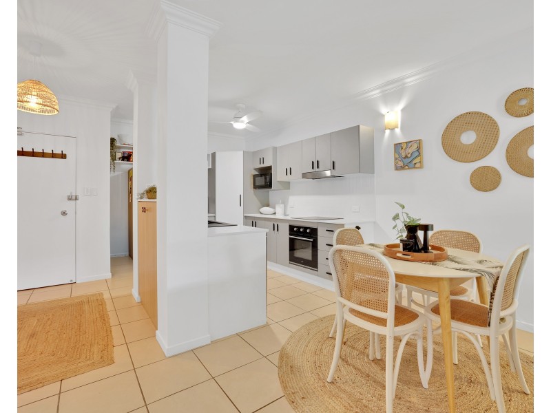 2210/40-42 Clifton Road, Clifton Beach QLD 4879