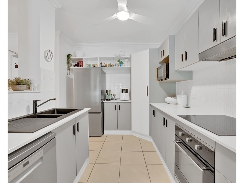 2210/40-42 Clifton Road, Clifton Beach QLD 4879