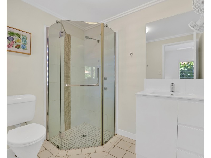 2210/40-42 Clifton Road, Clifton Beach QLD 4879