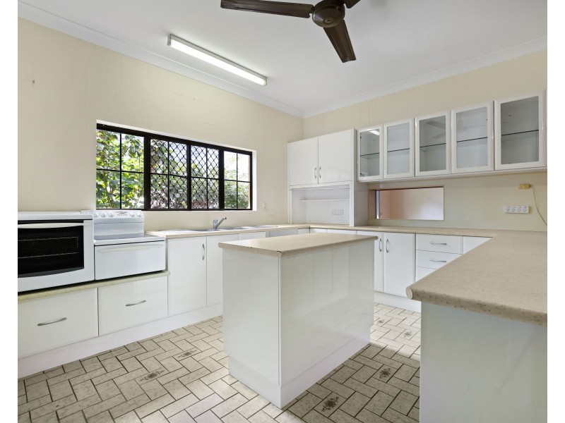 162 Sydney Street, Bayview Heights QLD 4868