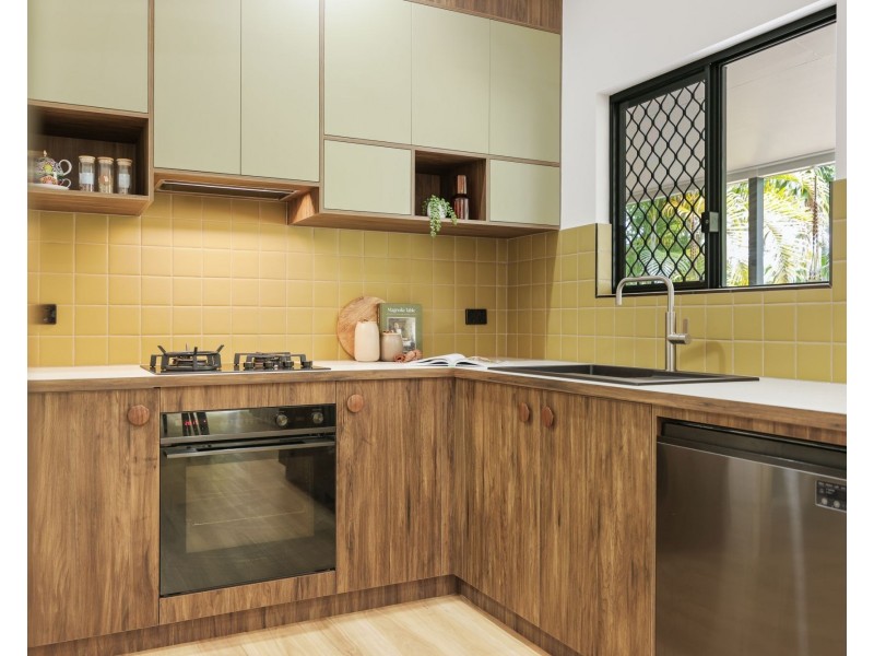 54 Waite Street, Machans Beach QLD 4878