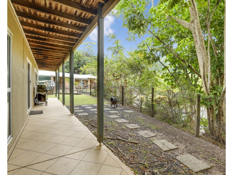 7 McCarthy Close, Brinsmead QLD 4870