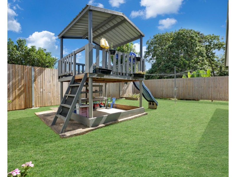 12 Resolution Drive, Bentley Park QLD 4869