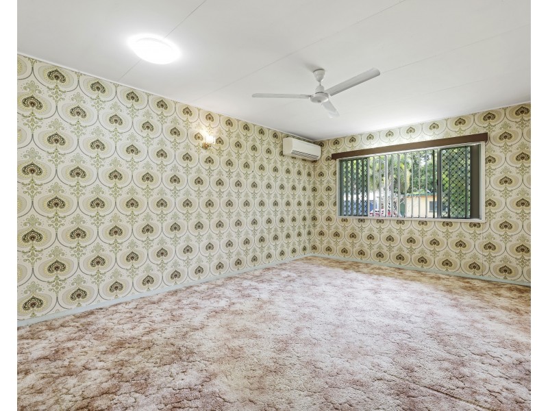 1 Maina Street, Woree QLD 4868