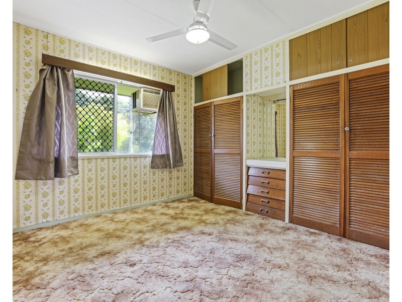1 Maina Street, Woree QLD 4868