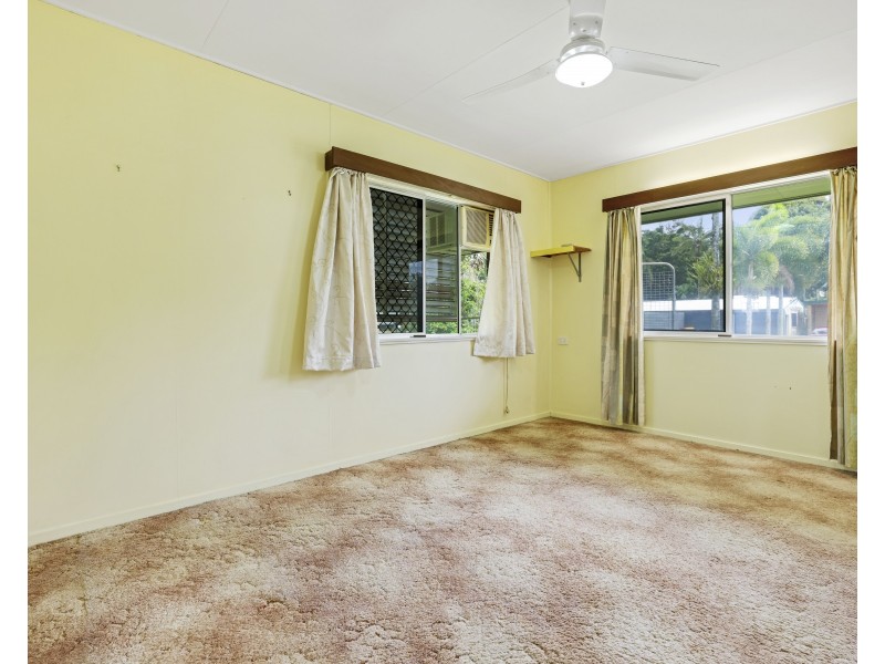 1 Maina Street, Woree QLD 4868