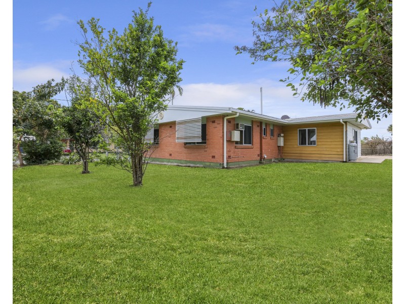1 Maina Street, Woree QLD 4868