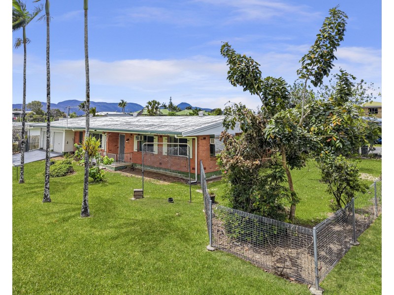 1 Maina Street, Woree QLD 4868
