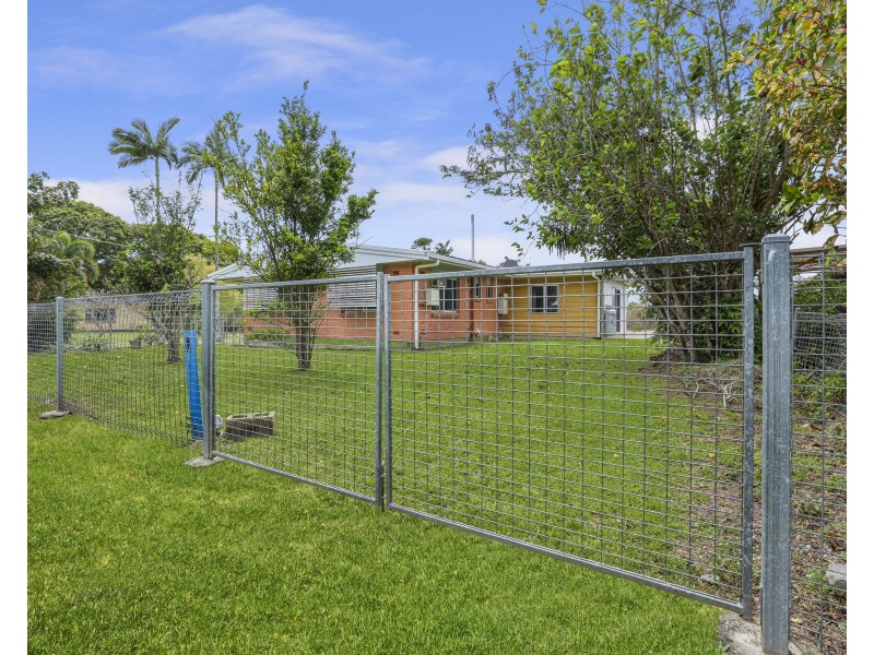 1 Maina Street, Woree QLD 4868