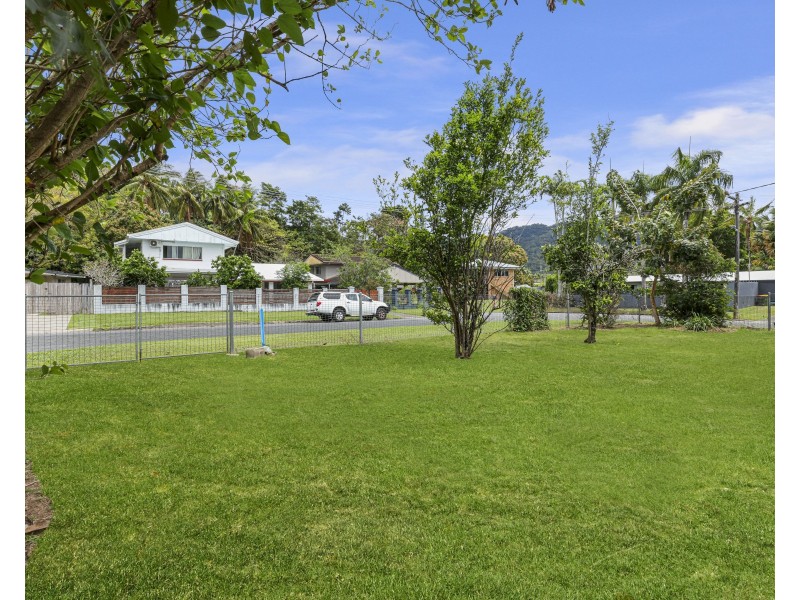 1 Maina Street, Woree QLD 4868