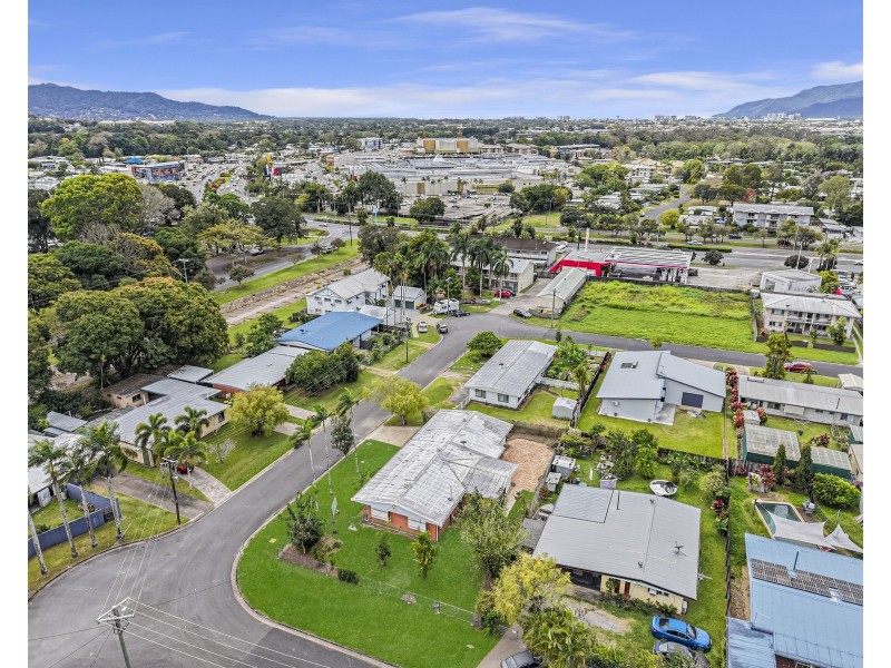 1 Maina Street, Woree QLD 4868