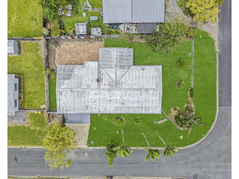 1 Maina Street, Woree QLD 4868