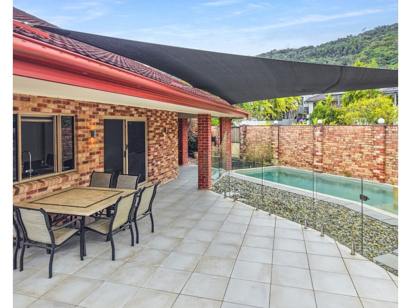 12 Rossmann Road, Smithfield QLD 4878