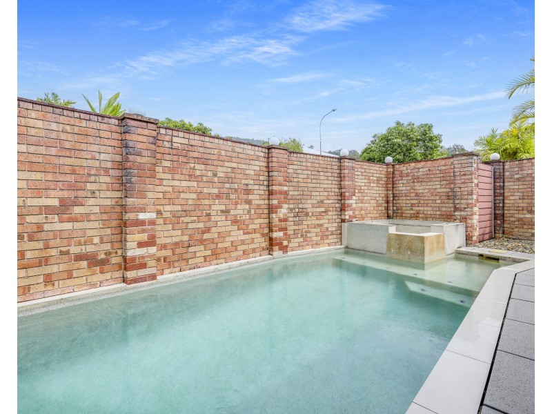 12 Rossmann Road, Smithfield QLD 4878