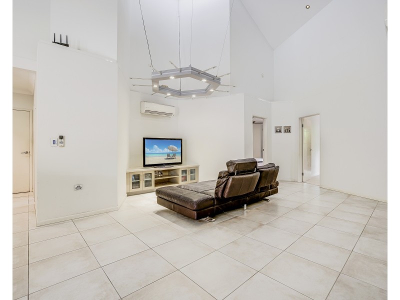12 Rossmann Road, Smithfield QLD 4878