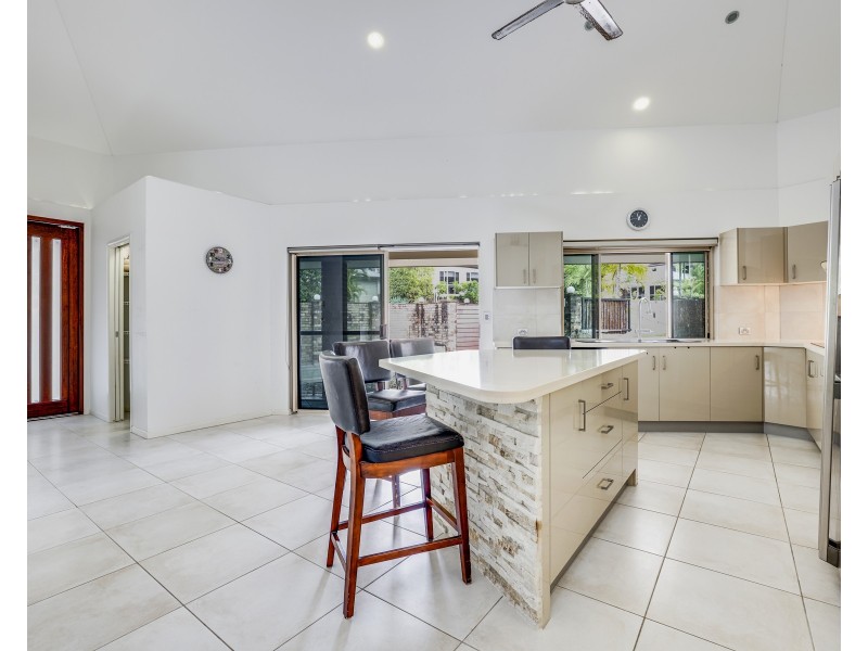12 Rossmann Road, Smithfield QLD 4878