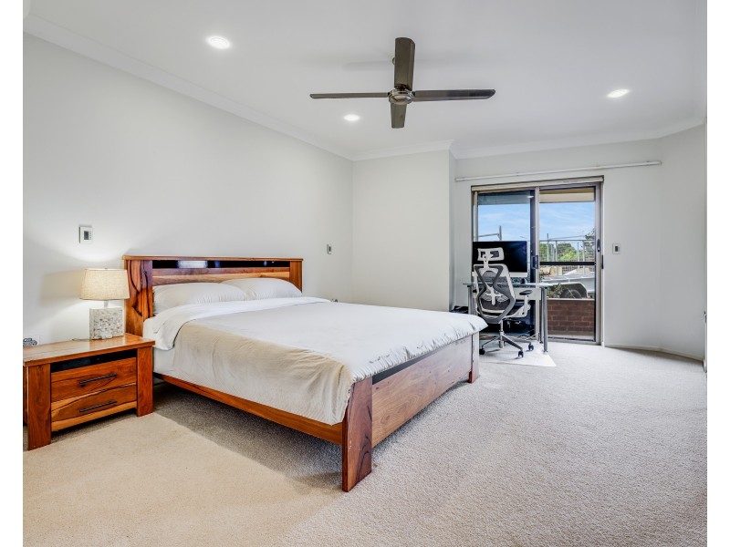 12 Rossmann Road, Smithfield QLD 4878