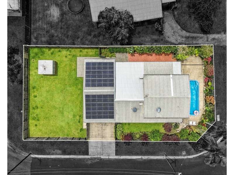 2-4 Lola Close, Woree QLD 4868