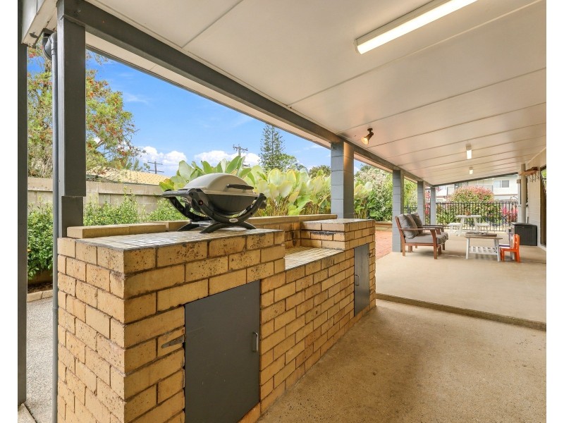 2-4 Lola Close, Woree QLD 4868