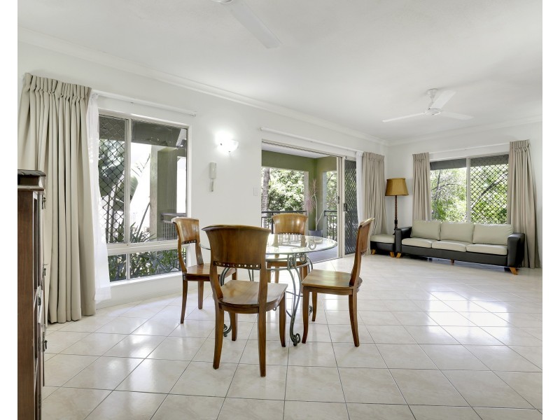 1603/2-10 Greenslopes Street, Cairns North QLD 4870