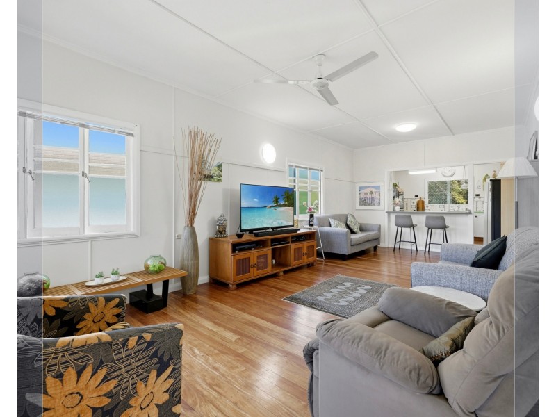 15 Chaplain Avenue, Manunda QLD 4870