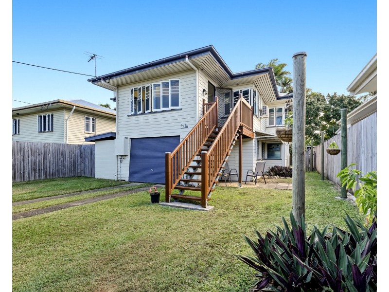 15 Chaplain Avenue, Manunda QLD 4870