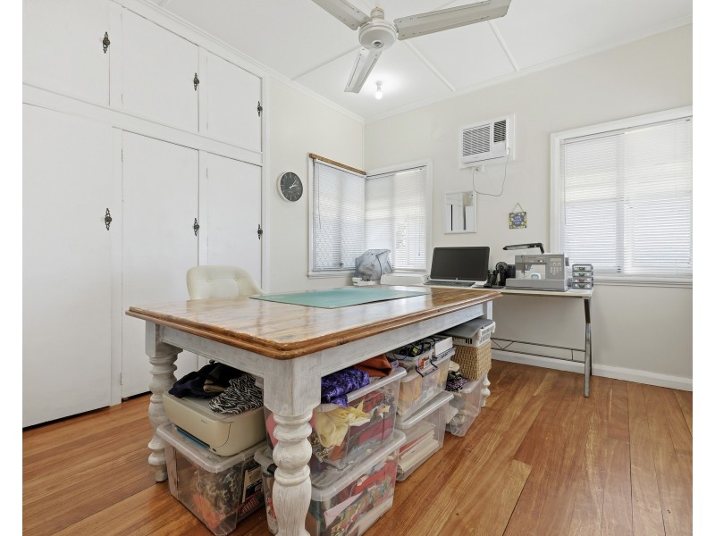 15 Chaplain Avenue, Manunda QLD 4870
