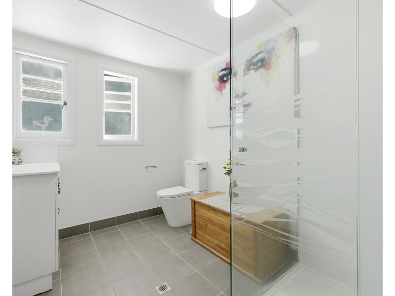 15 Chaplain Avenue, Manunda QLD 4870