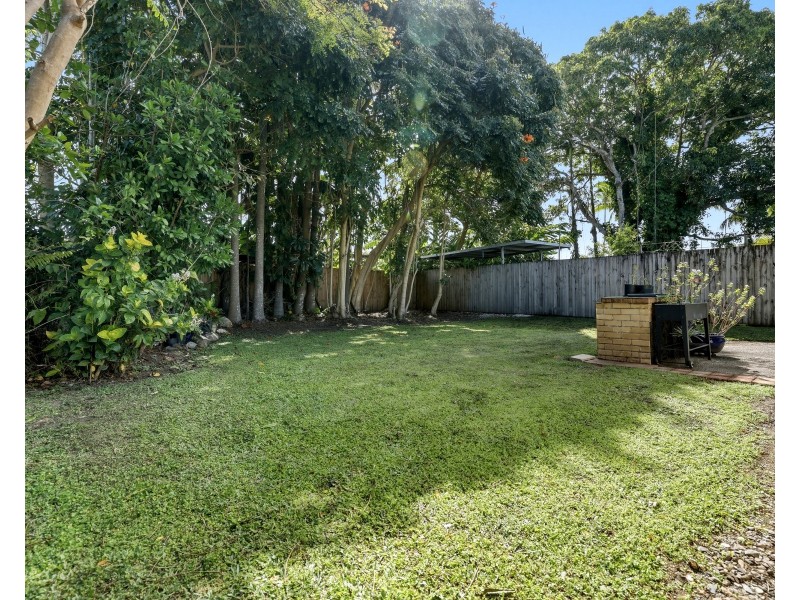 15 Chaplain Avenue, Manunda QLD 4870