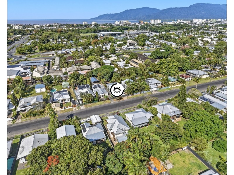 15 Chaplain Avenue, Manunda QLD 4870