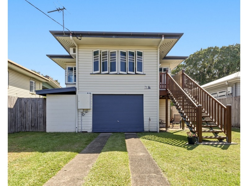 15 Chaplain Avenue, Manunda QLD 4870