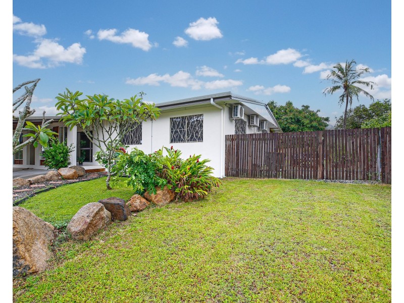 99 Upper Richardson Street, Whitfield QLD 4870