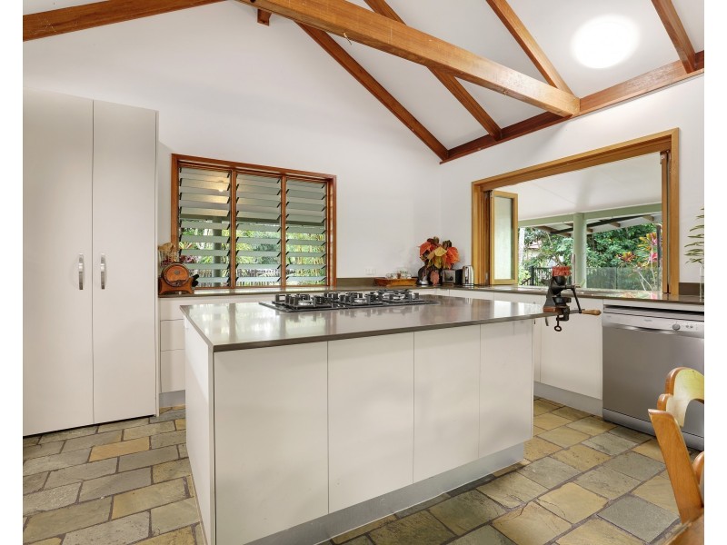8 Leftwich Street, White Rock QLD 4868