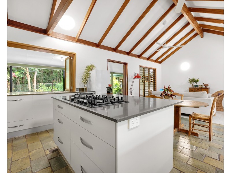 8 Leftwich Street, White Rock QLD 4868