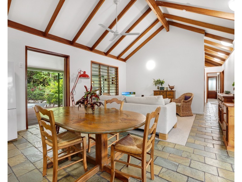 8 Leftwich Street, White Rock QLD 4868