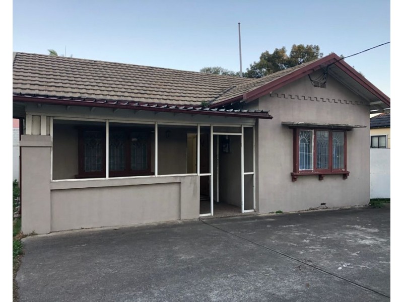 24 Moorebank Avenue, Moorebank NSW 2170